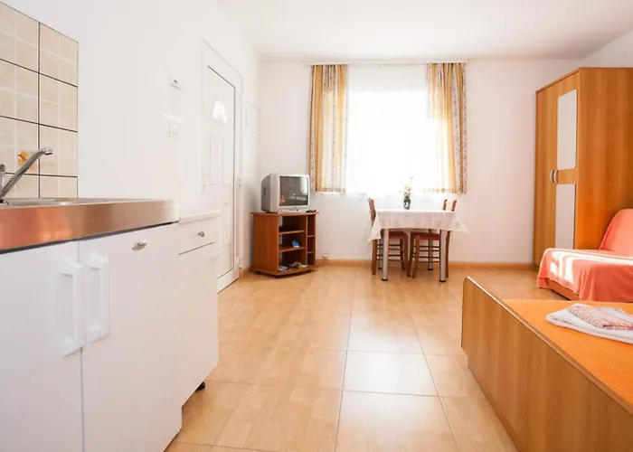 Apartments With Pool Ivana Krk