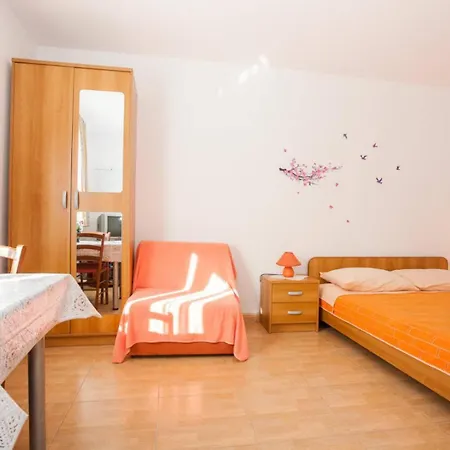 Apartments With Pool Ivana Krk Krk Town Exterior photo